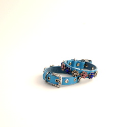 LEATHER COLLAR WITH FLOWER CHARM - BLUE ()